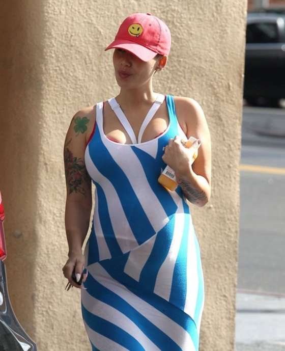 Amber Rose - visiting a friend in Los Angeles